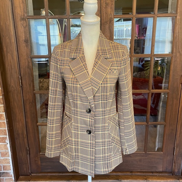 CAbi Pastime Plaid Notched Collar Patch Pocket Blazer 4 - Picture 2 of 11